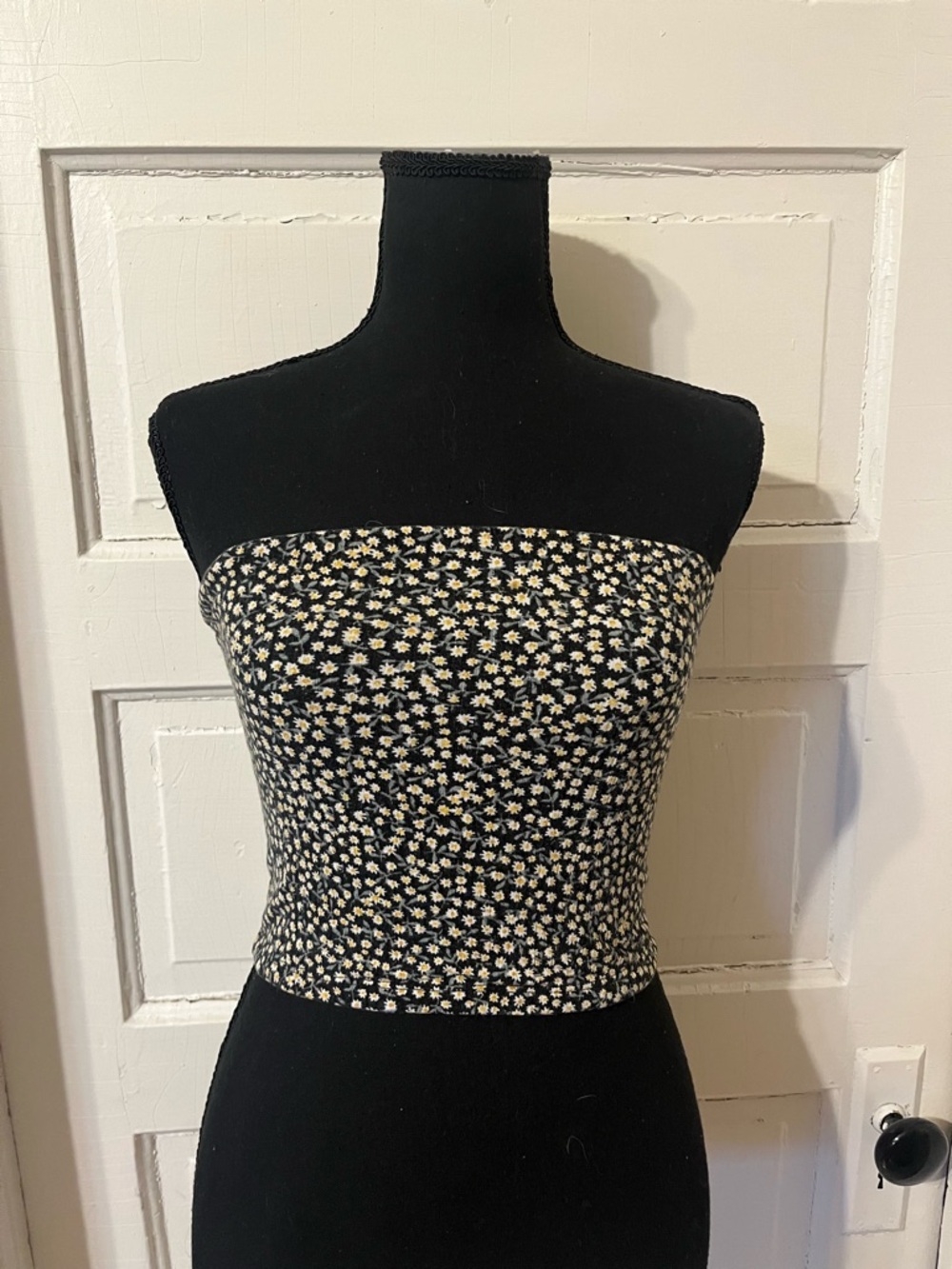 American Eagle Strapless Black Floral Tube Top